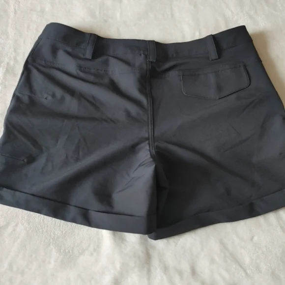 Shorts - Picture 2 of 6